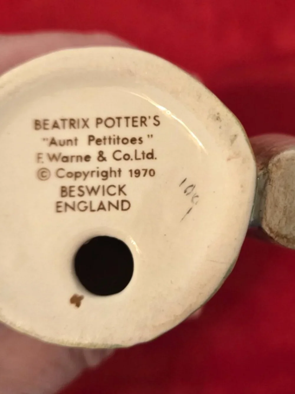 Vintage Beswick Beatrix Potter's Aunt Pettitoes BP3b Backstamp Figurine England